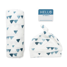 Charger l'image dans la galerie, Lulujo - Couverture et Chapeau HELLO WORLD - Triangles Bleu Marine