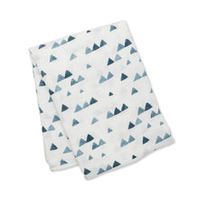 Charger l'image dans la galerie, Lulujo - Couverture et Chapeau HELLO WORLD - Triangles Bleu Marine